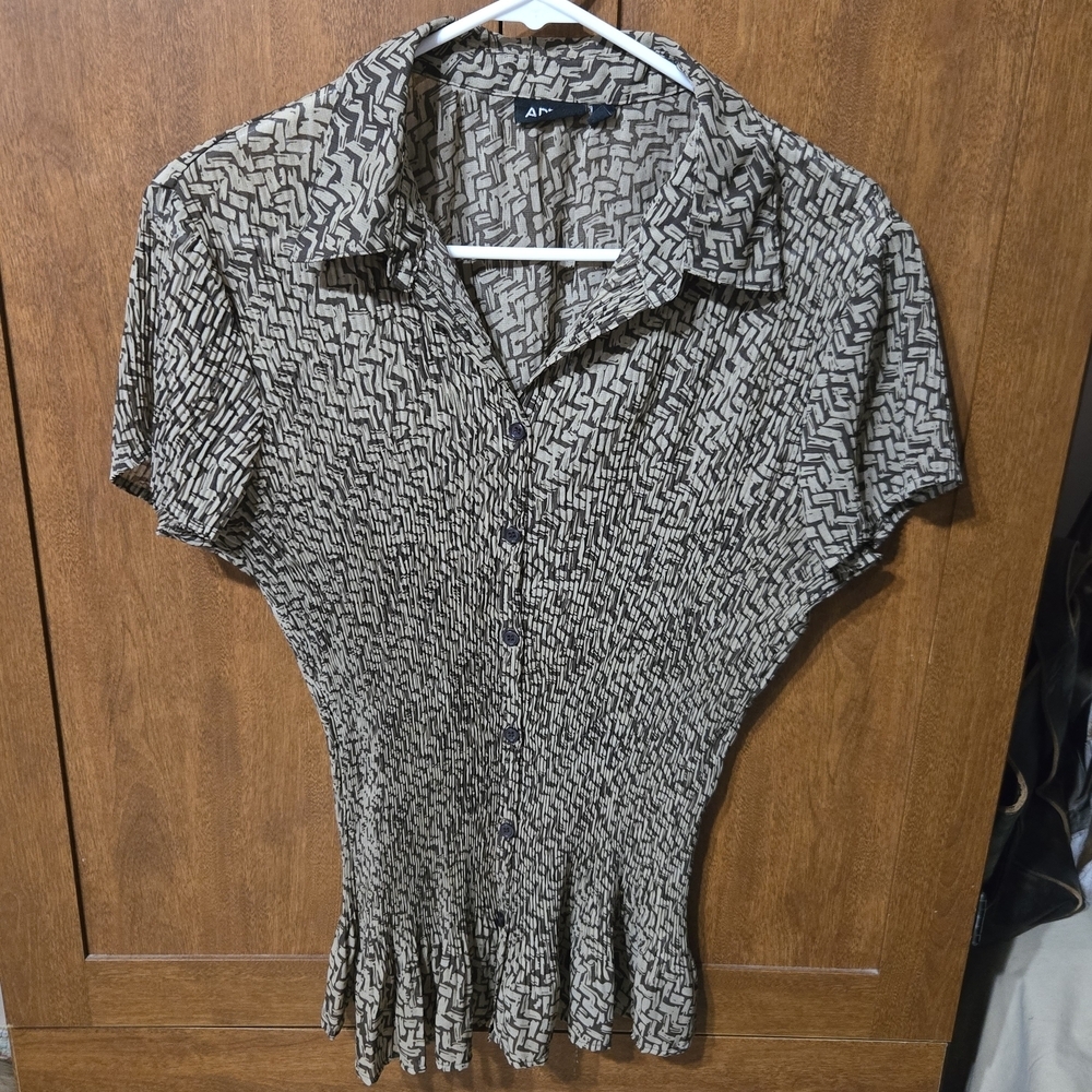 Apt. 9 Black and Gray/Beige Patterned Blouse